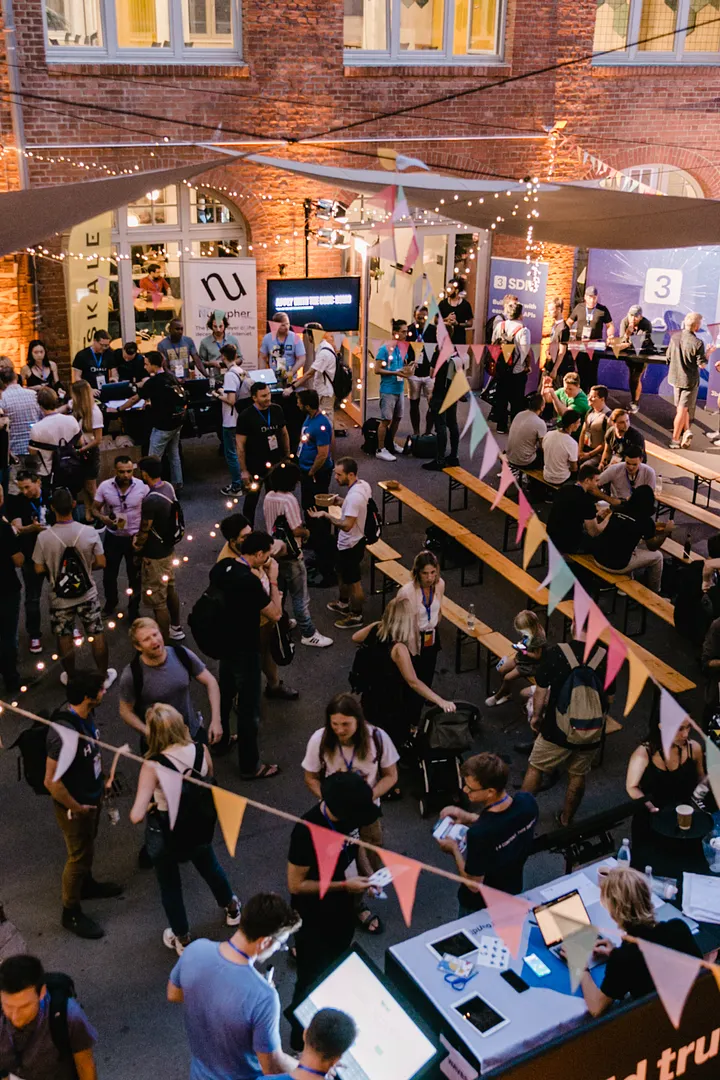 Zwei was the Berliner summer party of our dreams. And we put it on the Blockchain and on the Bauhaus!